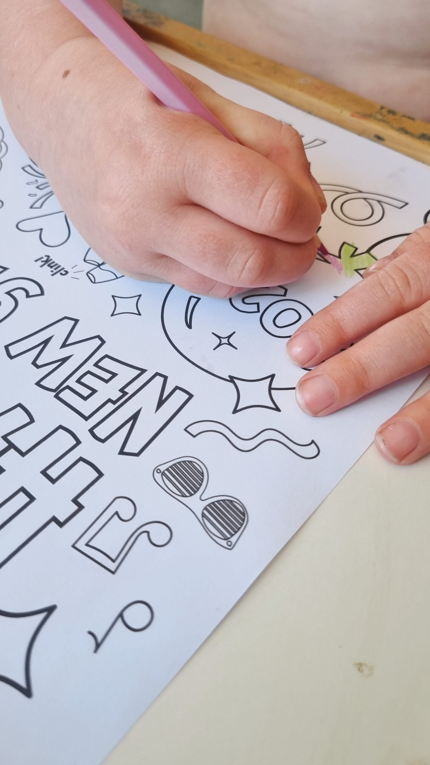 free new years 2027 colouring in printable sheet